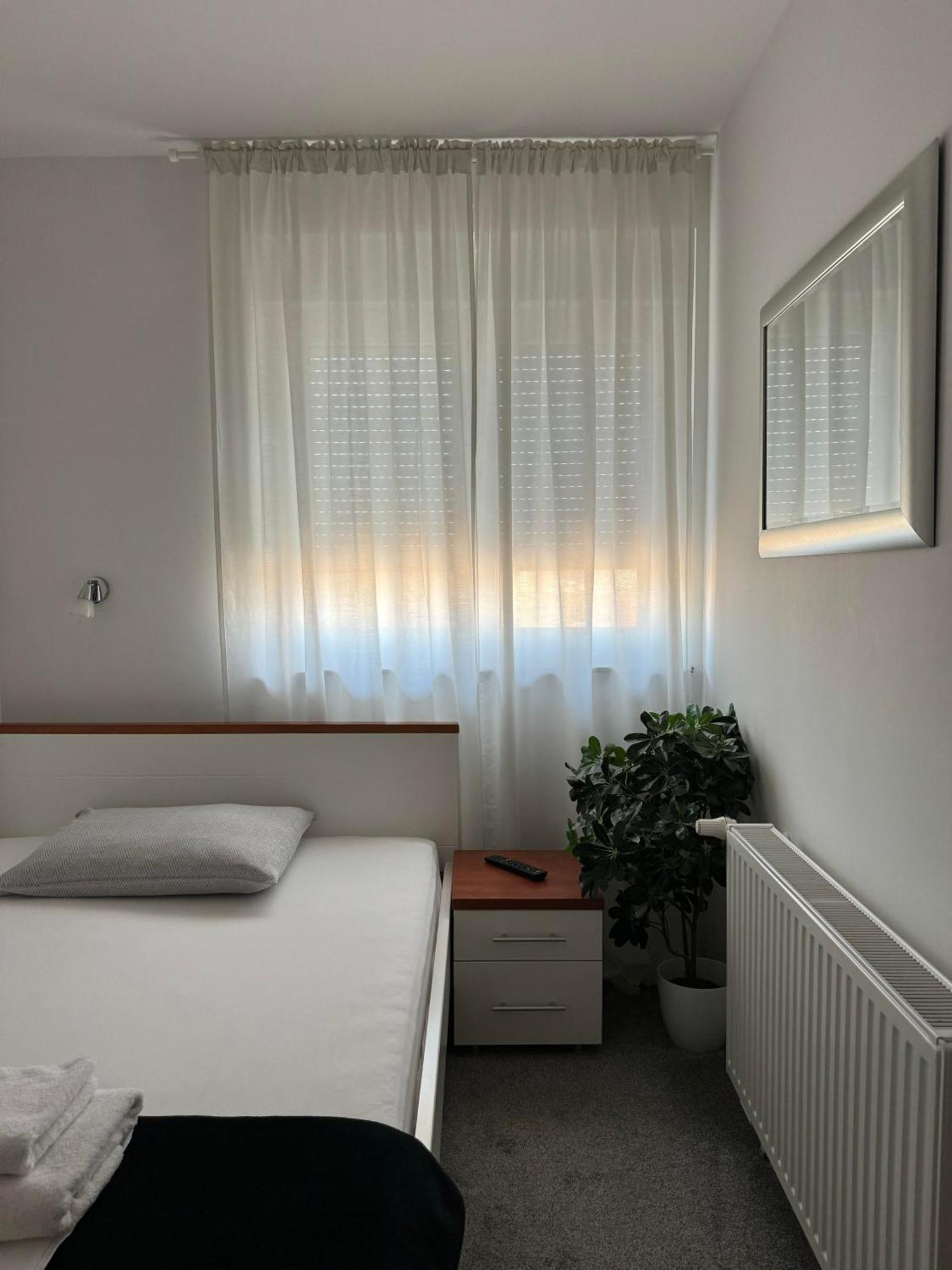 Pansion Komfor Fitea Ösek Dış mekan fotoğraf