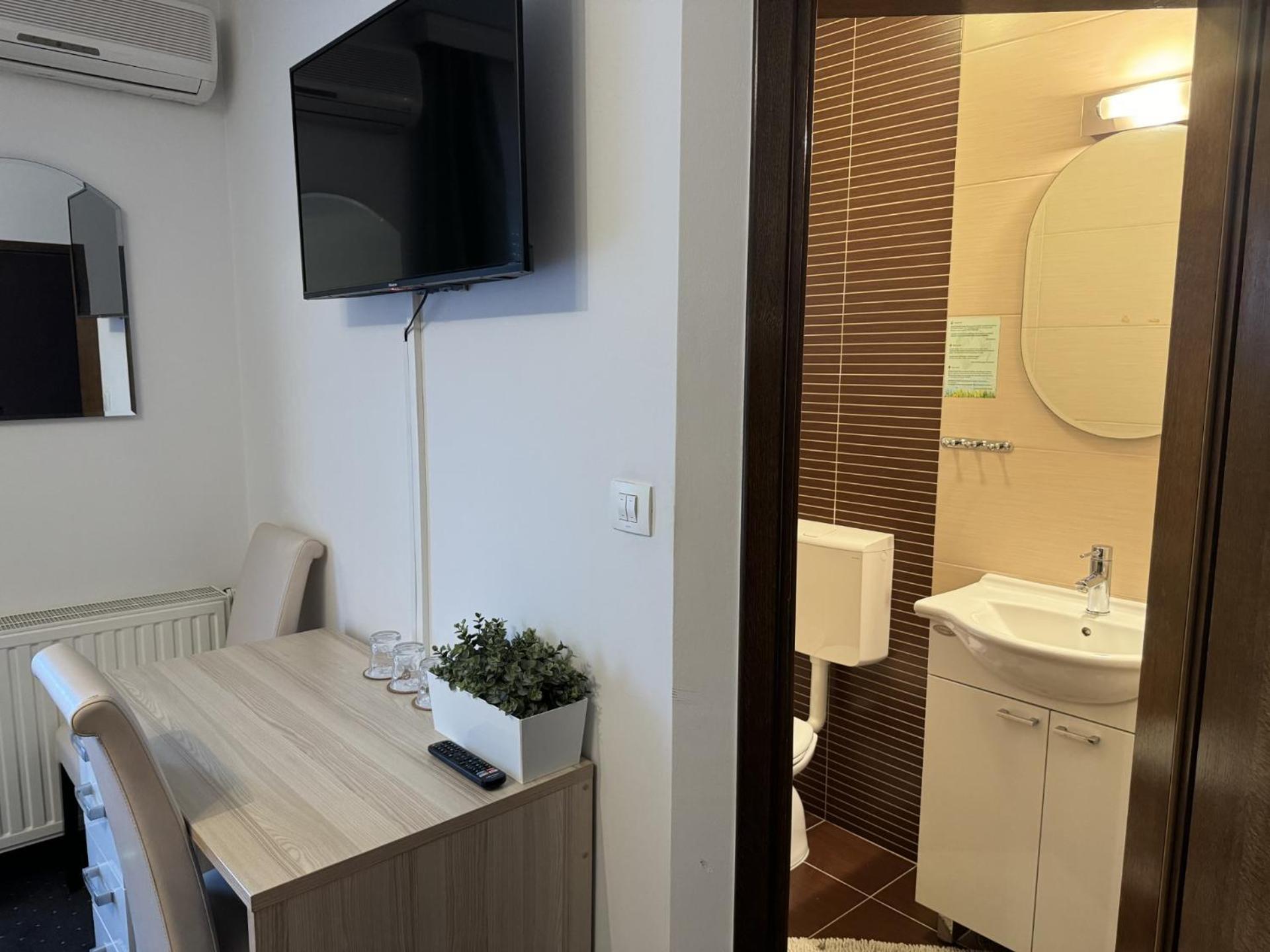 Pansion Komfor Fitea Ösek Dış mekan fotoğraf